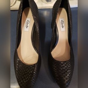 Clarks size 9 heels